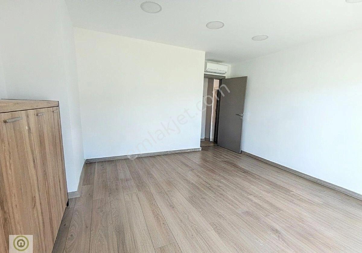 Ortakent Merkezi Anayol Cepheli Kiralık Ofis Üç Bölüm 110 M² + 42 M² Kapalı Balkon - Görsel 19