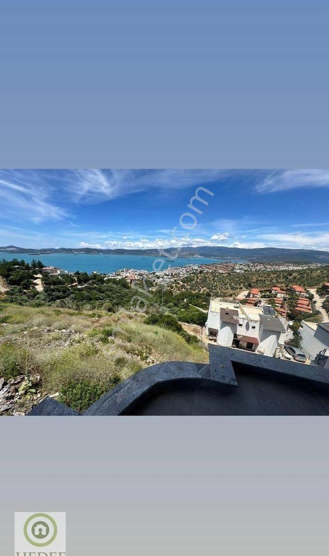 Muğla Milas Güllük De Deniz Manzaralı Bahçeli Ortak Yüzme Havuzlu Satılık Çatı Dubleks
