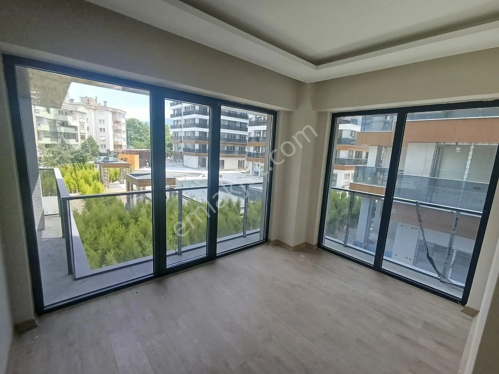 Bursa Nilüfer İhsaniye Şirin Kent Sitesi Satılık 3+1 Havuz Cephe - Görsel 4
