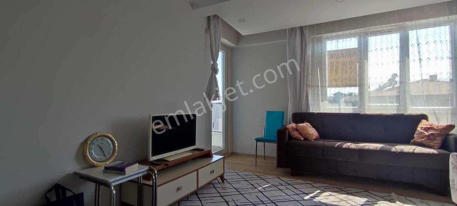 Çiğdem Emlaktan Hastahane Yolu Üzerinde 1+1 Eşyalı Kiralık Daire - Görsel 2
