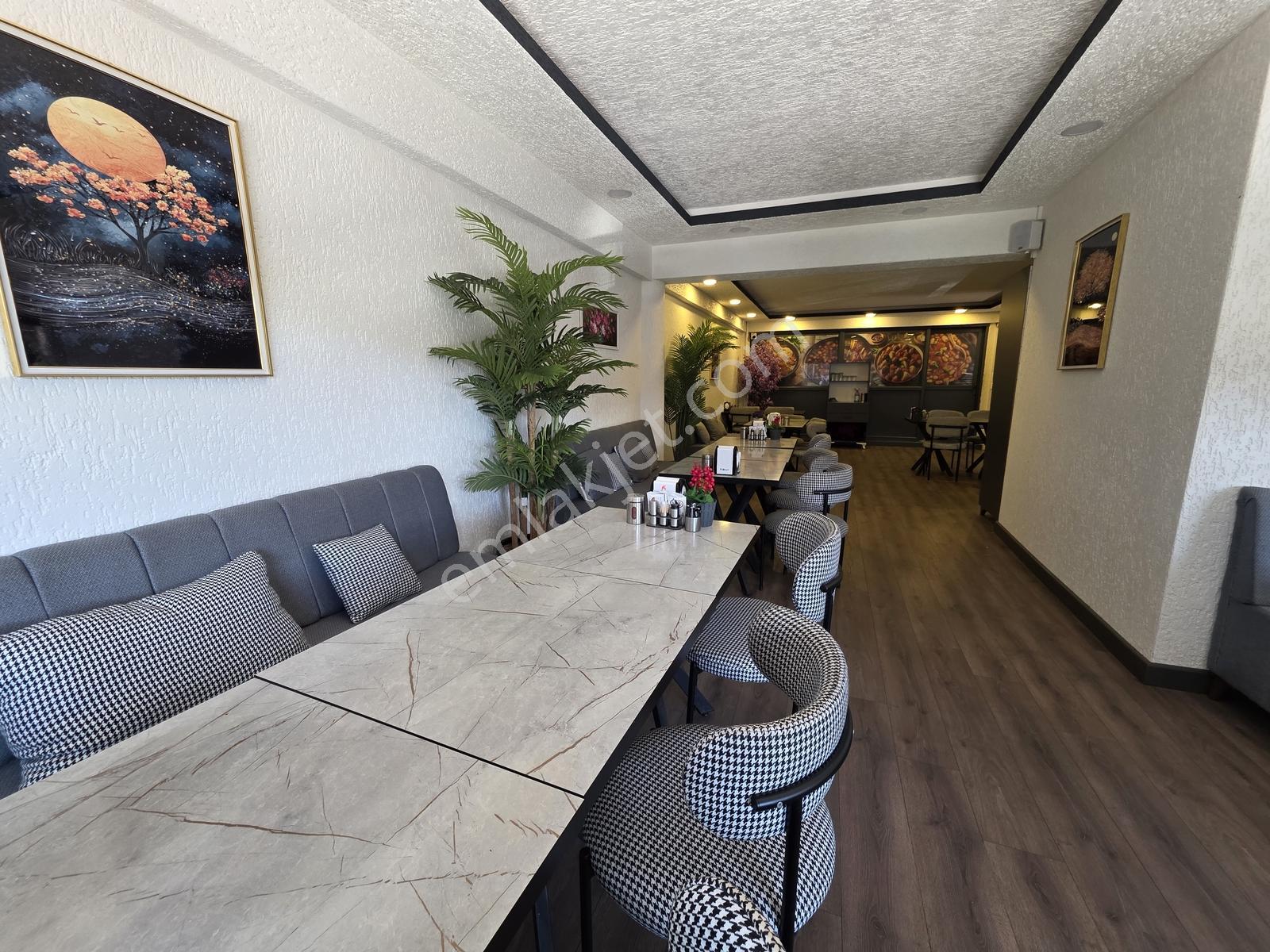 Sanayinin Kalbinde Müşterisi Oturmuş Yüksek Cirolu Restoran - Görsel 23