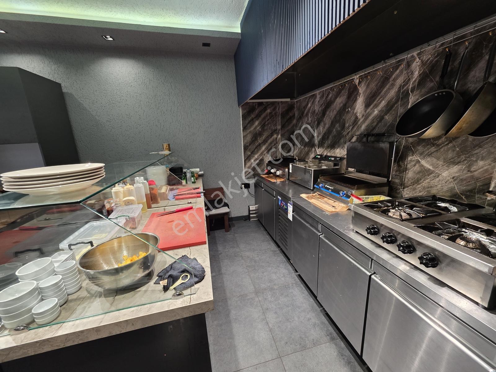 Sanayinin Kalbinde Müşterisi Oturmuş Yüksek Cirolu Restoran - Görsel 7