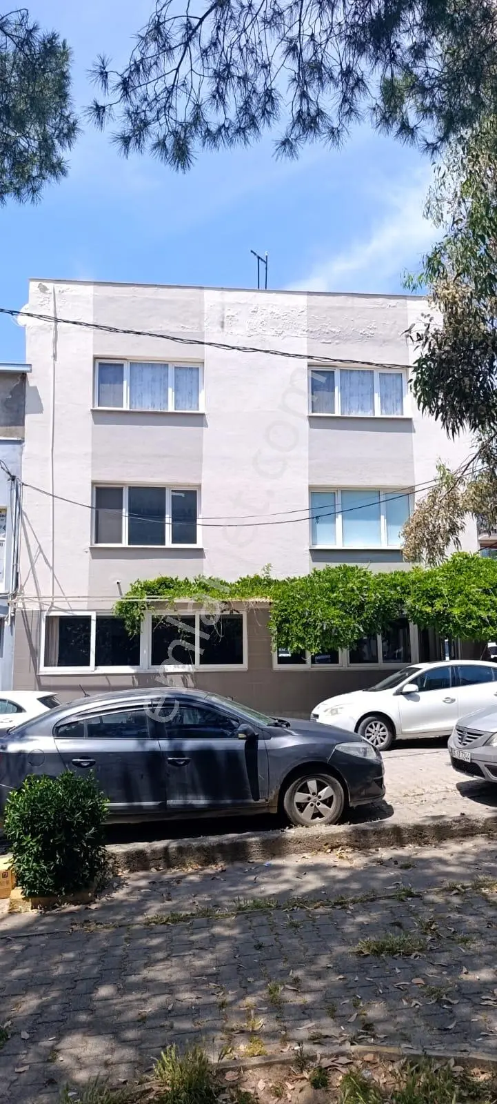 Bornova Atatürk Mah. Merkezinde Satılık 3 Katlı Bina - Görsel 2