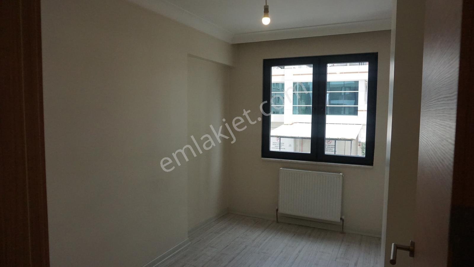 Ümraniye Çamlık'ta 2+1 Boş Genç Bina Krediye Uygun Satılık Daire - Görsel 3