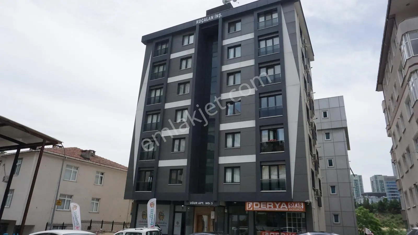 Ümraniye Çamlık'ta 2+1 Boş Genç Bina Krediye Uygun Satılık Daire