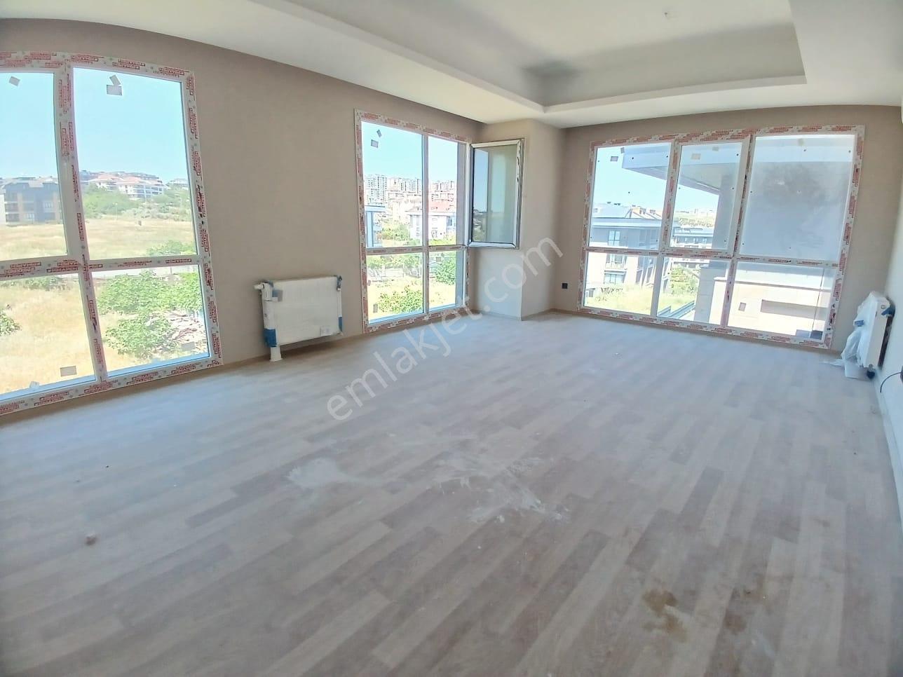 Beylikdüzü Palm Marin ' De 3+1 Dubleks Kiralık Daire