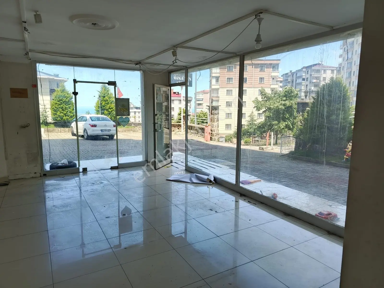 Ermax'dan Çamlıkta Kiralık Dükkan İşyeri - Görsel 2