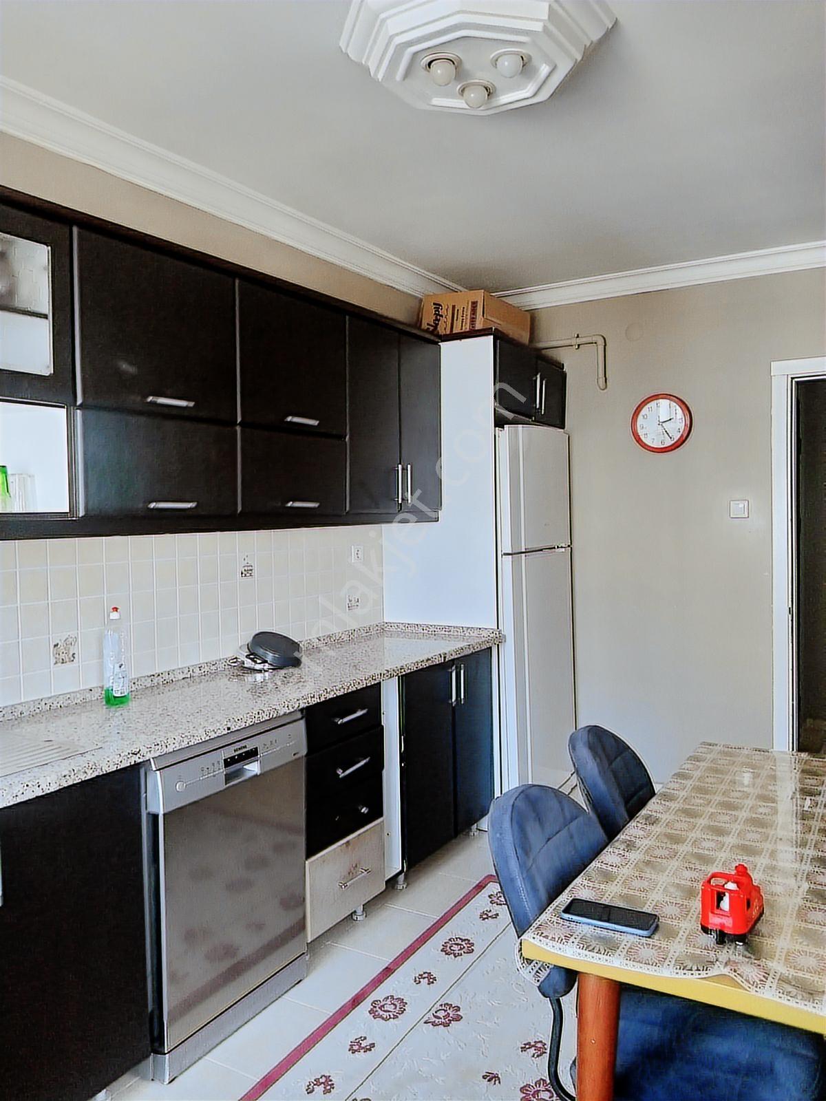 İzmir Çamlıkule Mahallesinde Satılık 3+1 130 M2 Net Daire - Görsel 3