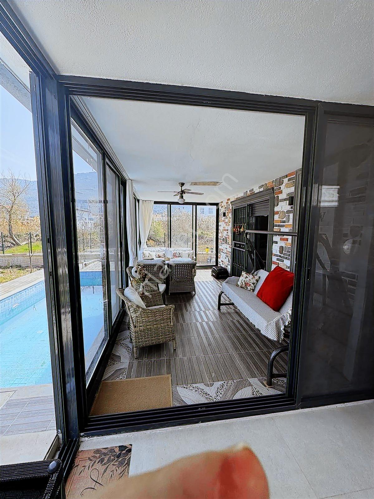 Kuşadası Güzelçamlıda Havuzlu 4+1 Villa Satılık - Görsel 25