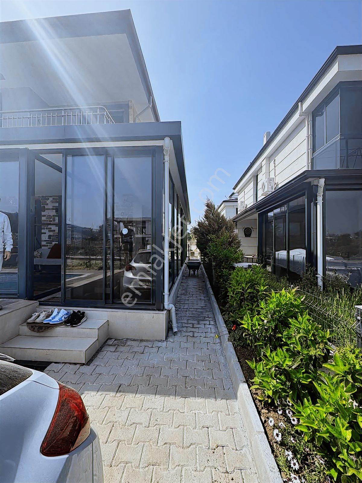 Kuşadası Güzelçamlıda Havuzlu 4+1 Villa Satılık - Görsel 24