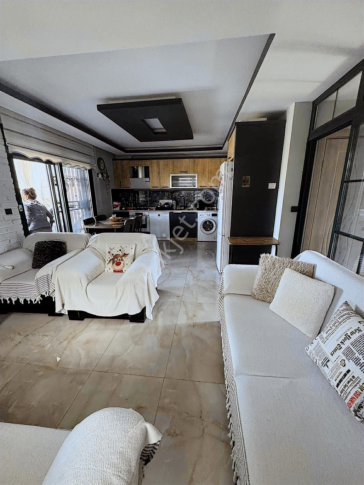Kuşadası Güzelçamlıda Havuzlu 4+1 Villa Satılık - Görsel 14