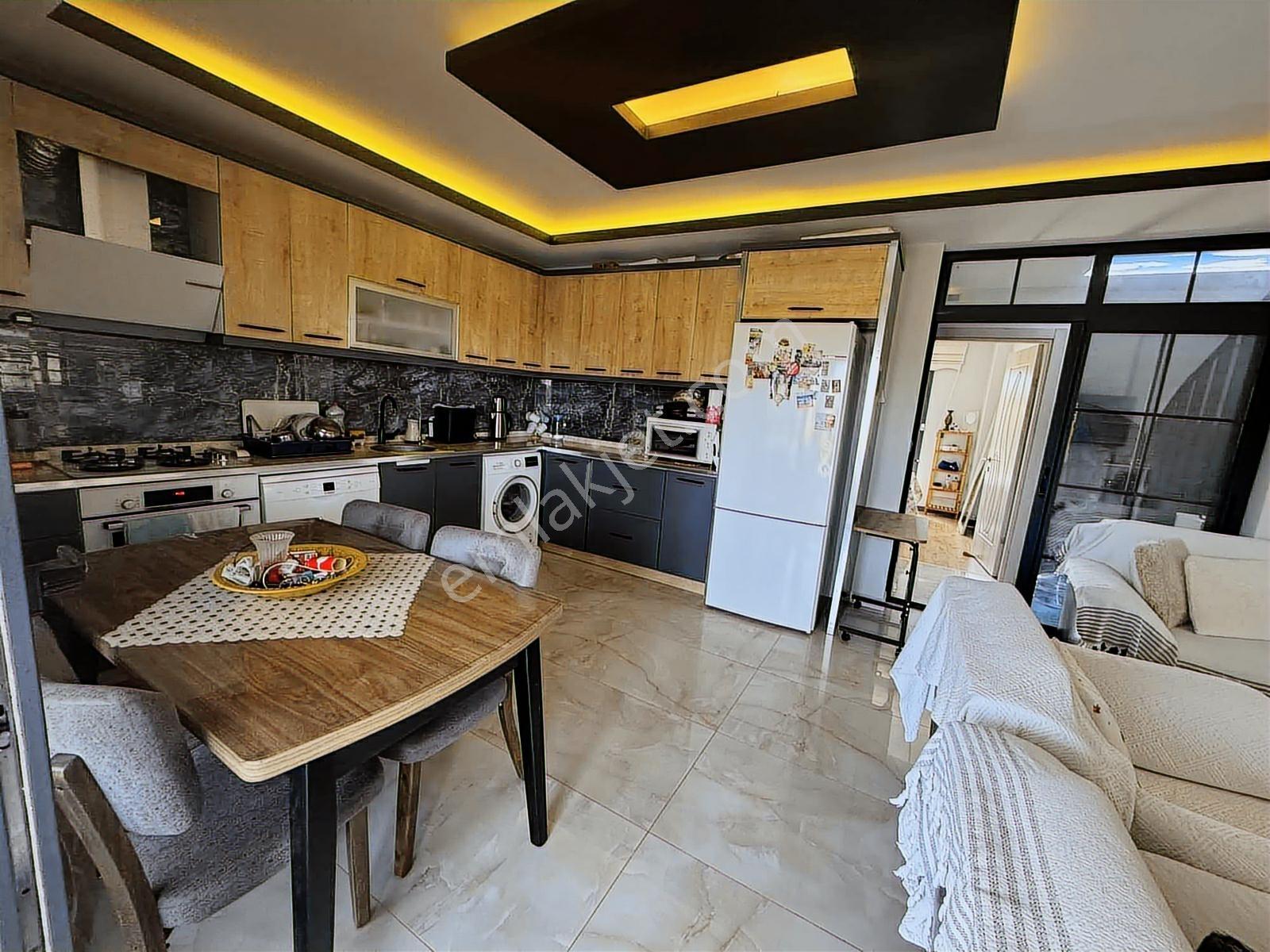 Kuşadası Güzelçamlıda Havuzlu 4+1 Villa Satılık - Görsel 8