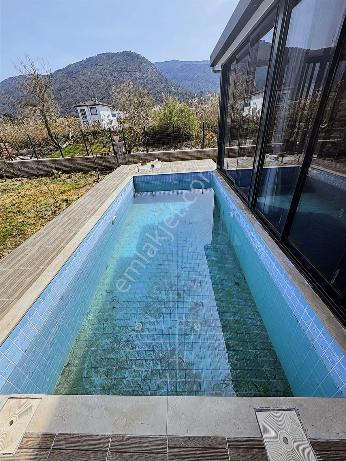 Kuşadası Güzelçamlıda Havuzlu 4+1 Villa Satılık - Görsel 18