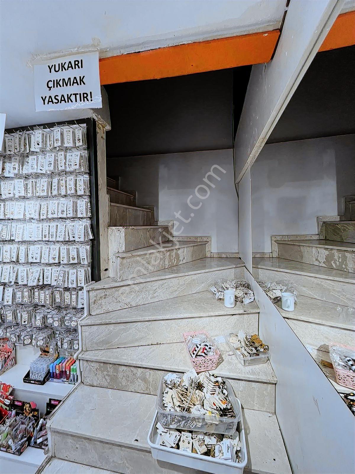 Bucanın Kalbi Forbest Caddesinde Satılık İşyeri - Görsel 13