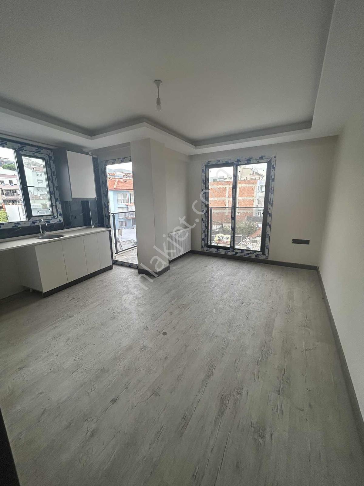 İzmir Selçuk'ta 2+1 Sıfır Kiralık Aslanlı Havuzda Merkezde - Görsel 12