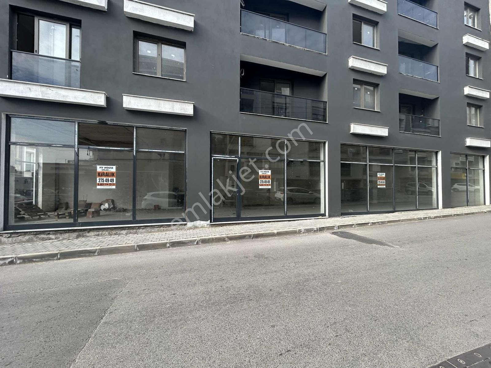 İzmir Buca Yaylacıkta Kiralık Köşe Dükkan