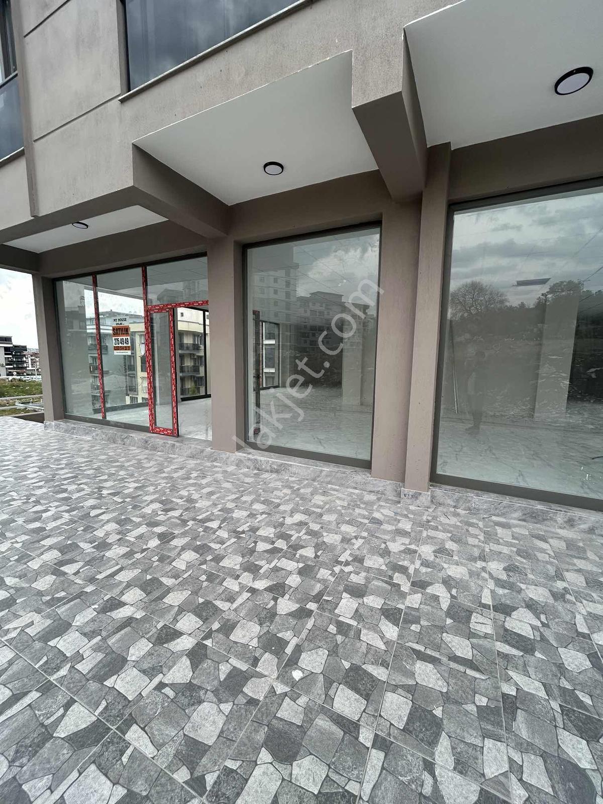İzmir Buca Gaziemir Sınırında Kiralık Dükkan - Görsel 2