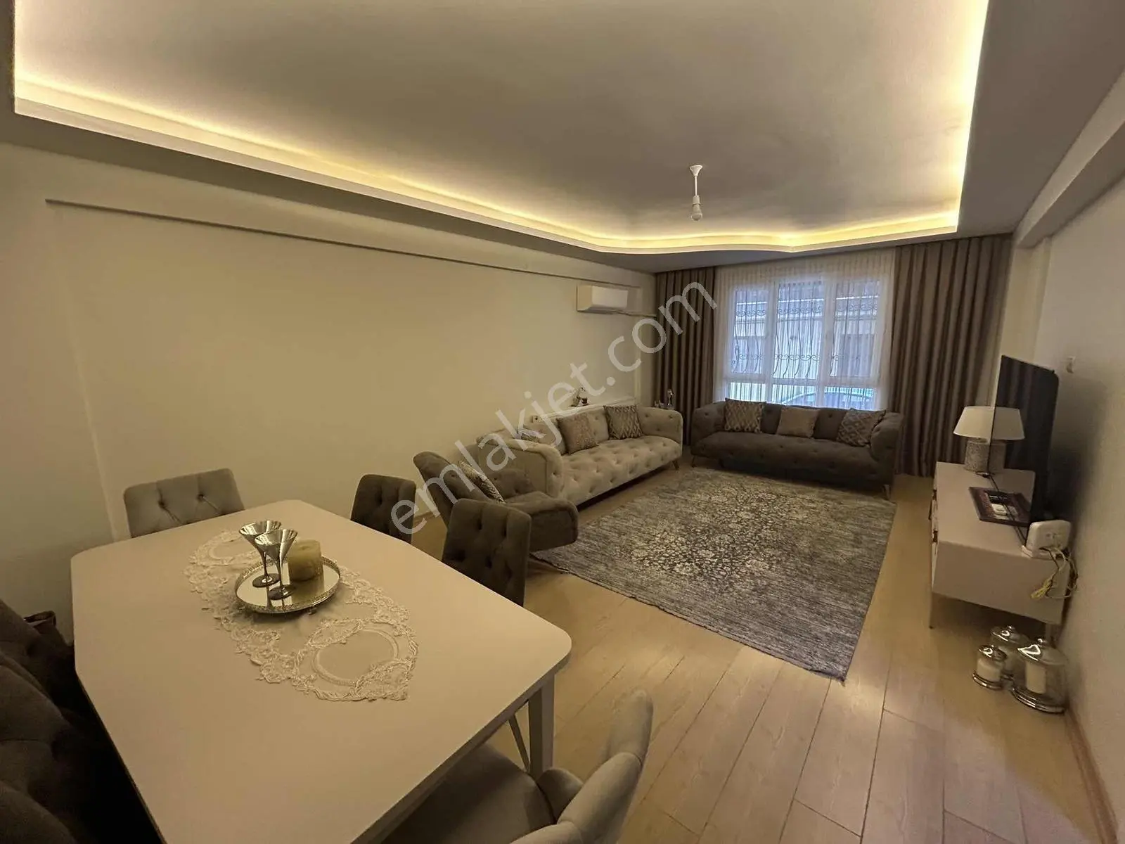 İzmir Buca Çevik 1 Meydanda Satılık 3+1 Daire