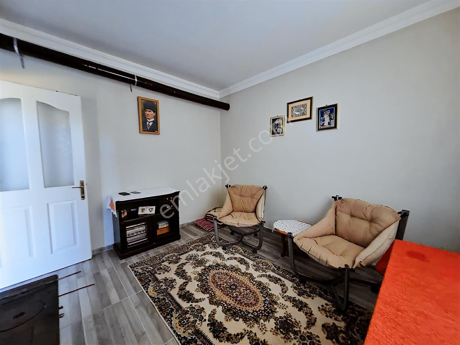 İzmir Buca Kaynaklar Söğütte Müstakil & Bahçeli 2+1 Eşyalı - Görsel 6