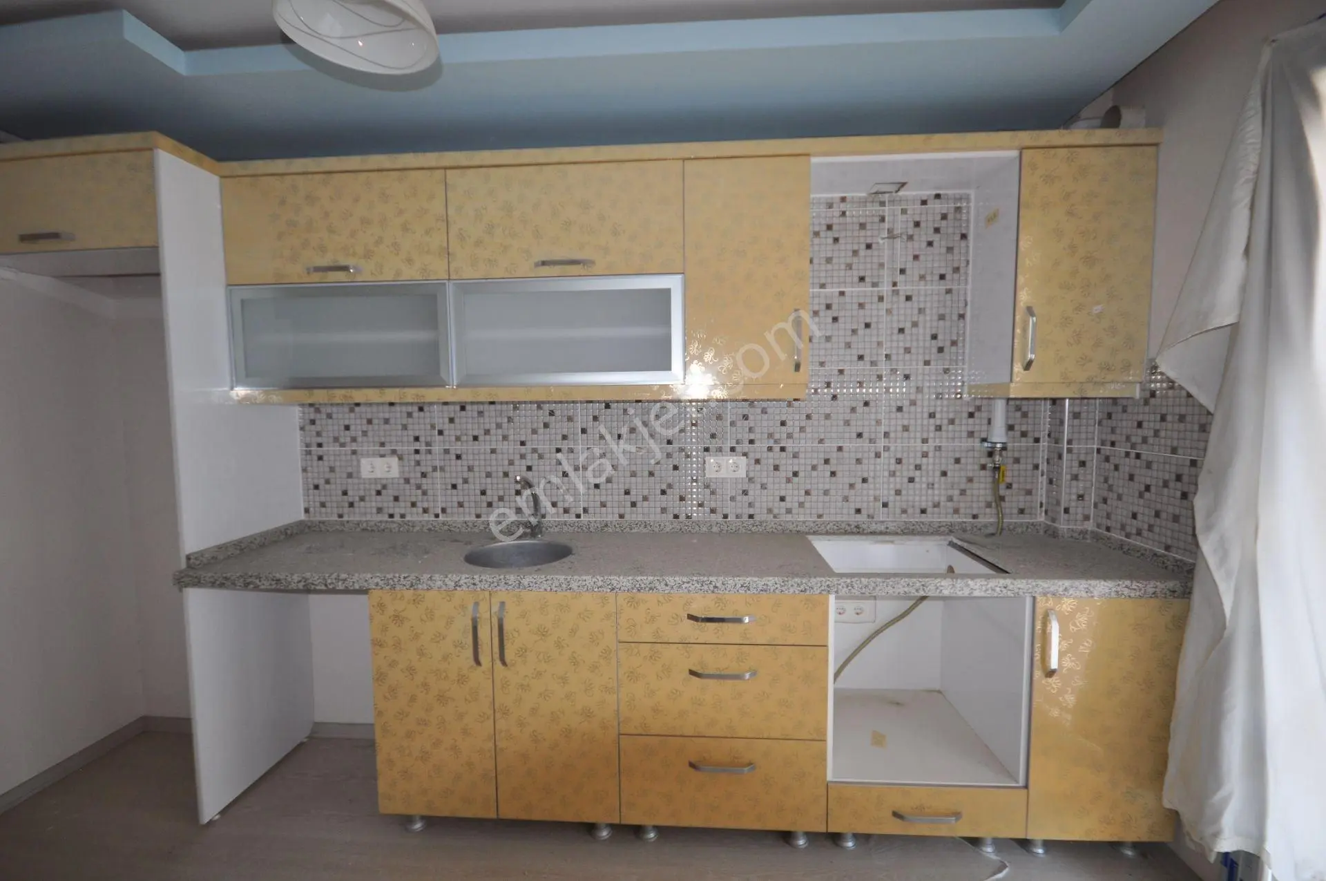 Söke Çeltikçi Mh. Kiralık 3+1 Daire - Görsel 2