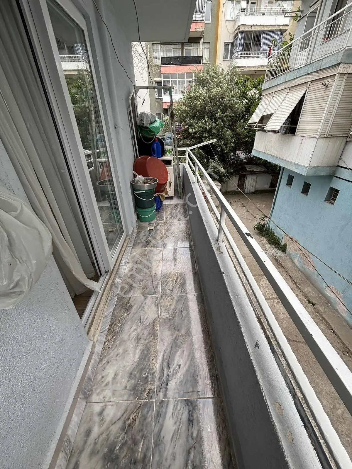 Konak Zeytinlik Mahallesi 3+1 Arakat Doğalgazlı Satılık
