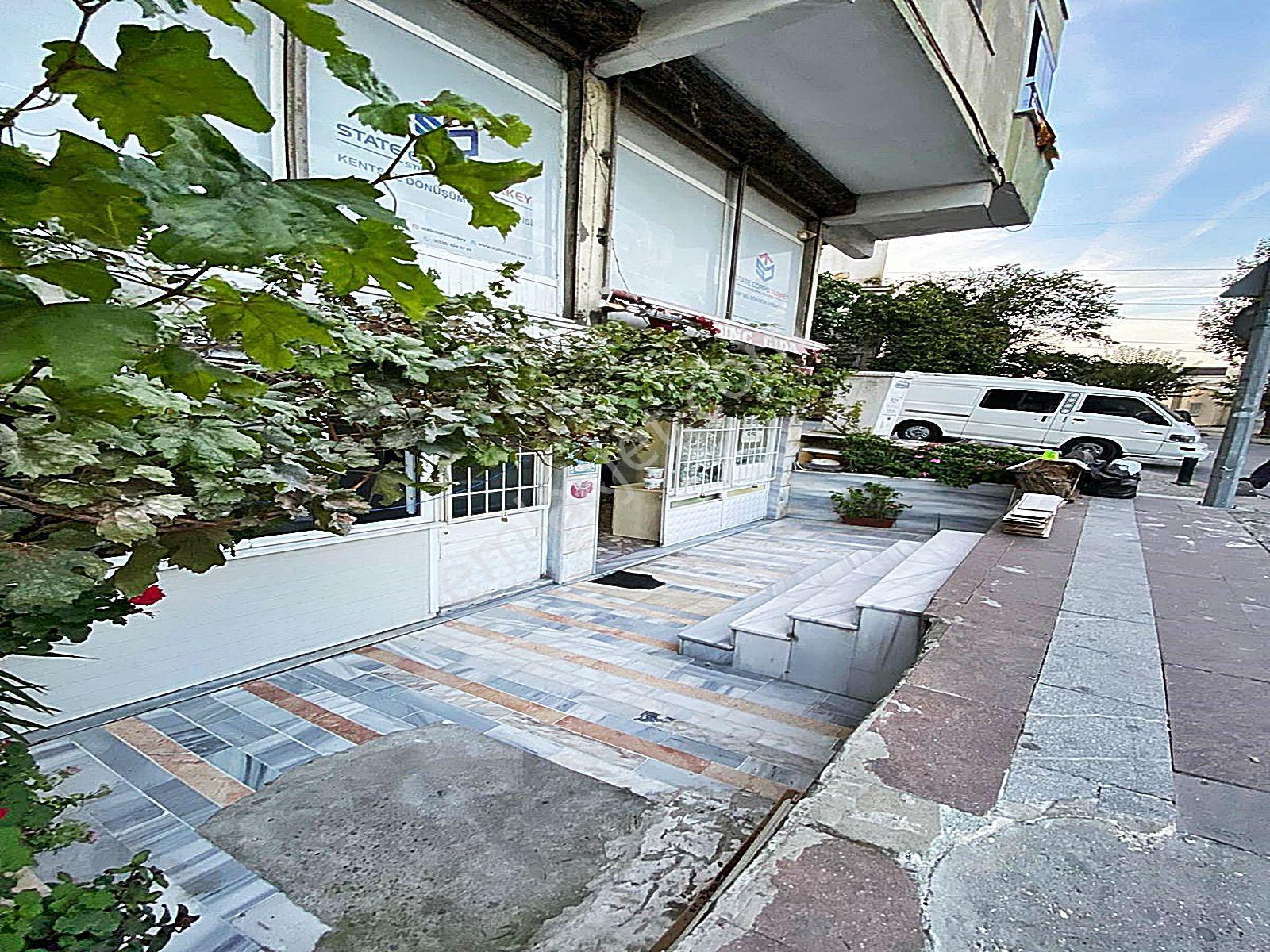 Sefaköy Tevfikbey'de Cadde Üzerinde Düz Giriş Bahçe Kullanımlı Geniş Kiralık Dükkan - Görsel 17
