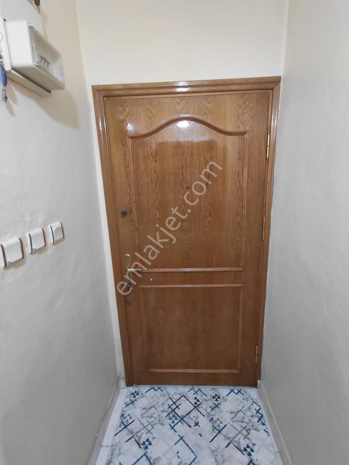 Cadde Üzeri Merkezde Kiralık Eşyalı 2+1 Daire Vira Gayrimenkul - Görsel 2