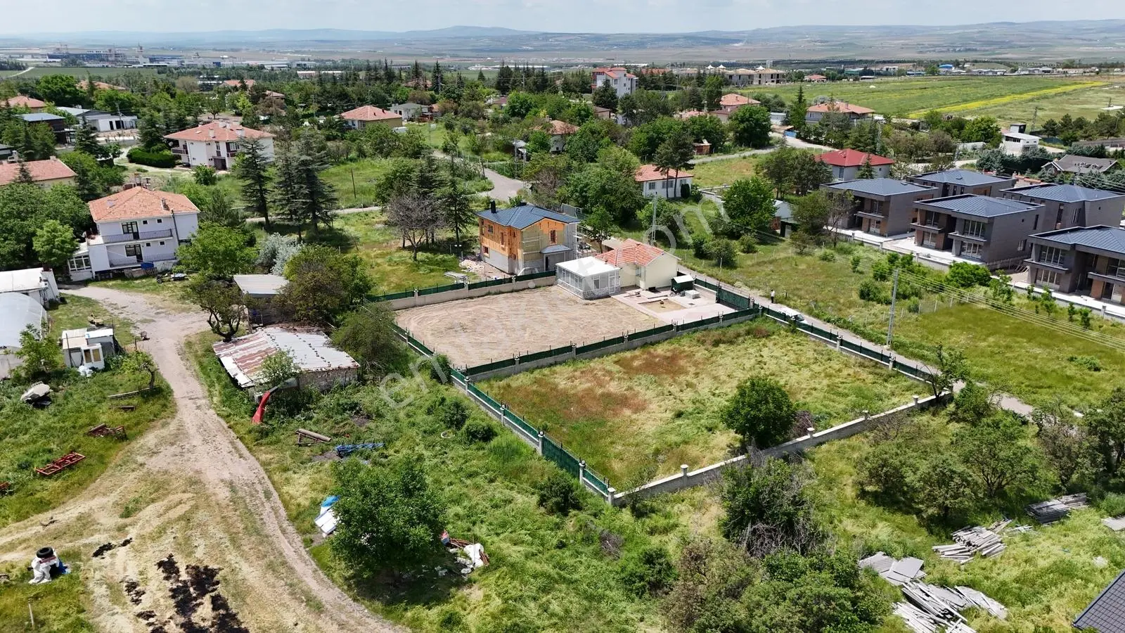 Karaoğlanda Köyiçi 917m2 0.50 Emsal Tek Tapu Arsa Karadeniz Emlk - Görsel 4