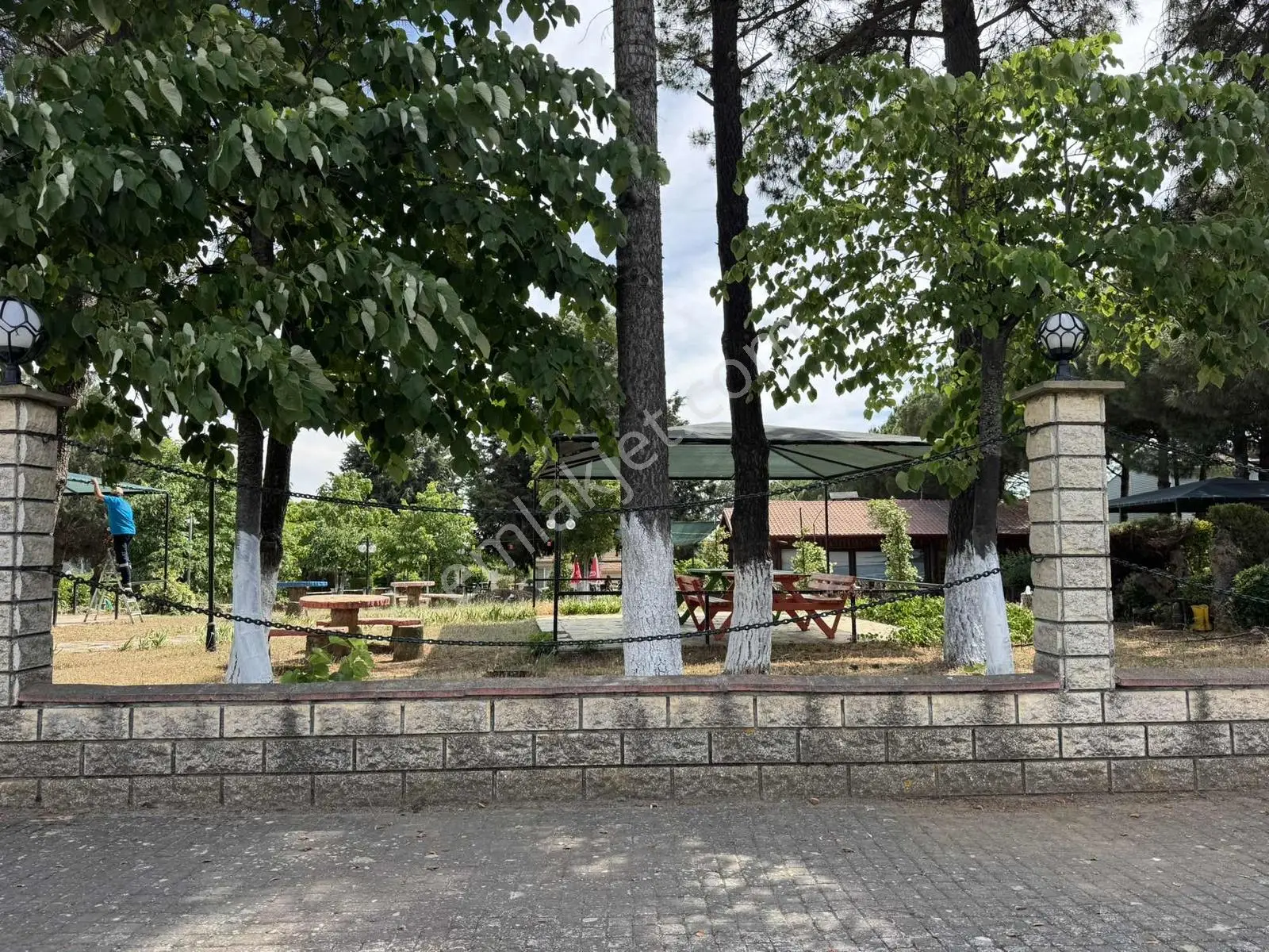 Emlak Konutları Sitesinde Havuz Manzaralı Villa - Görsel 23