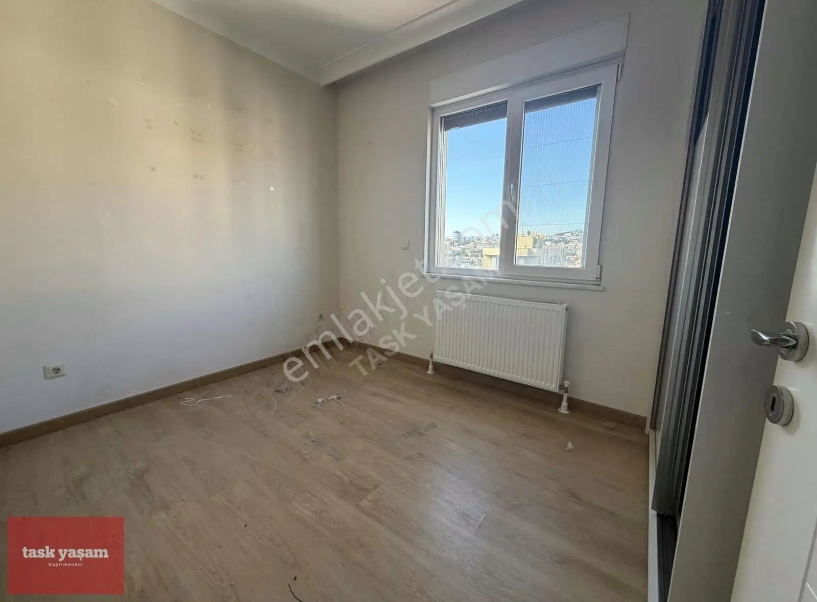 Kadıköy Eğitim Mh.metrobüs Durağına Yakın Kiralık 2+1 Daire - Görsel 2