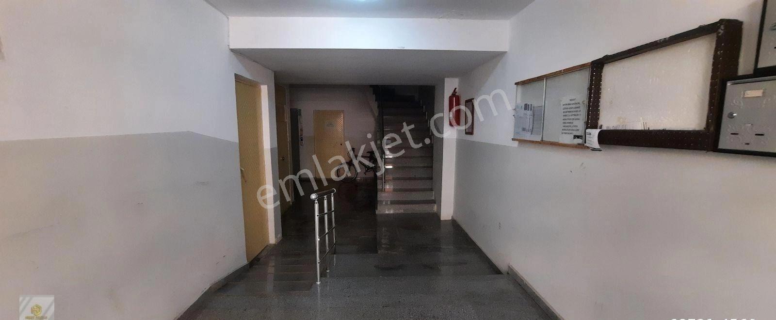 Büyükdere Mahallesi Millet Caddesi Üstünde Kiralık Geniş 1+1 Daire - Görsel 16