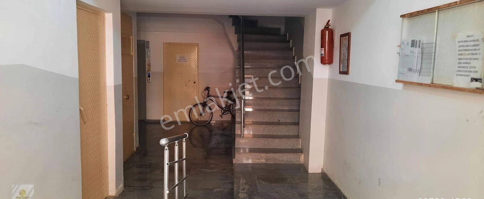 Büyükdere Mahallesi Millet Caddesi Üstünde Kiralık Geniş 1+1 Daire - Görsel 35