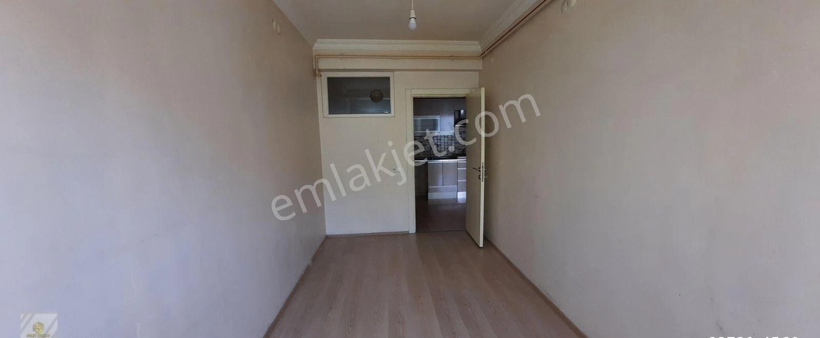 Büyükdere Mahallesi Millet Caddesi Üstünde Kiralık Geniş 1+1 Daire - Görsel 25