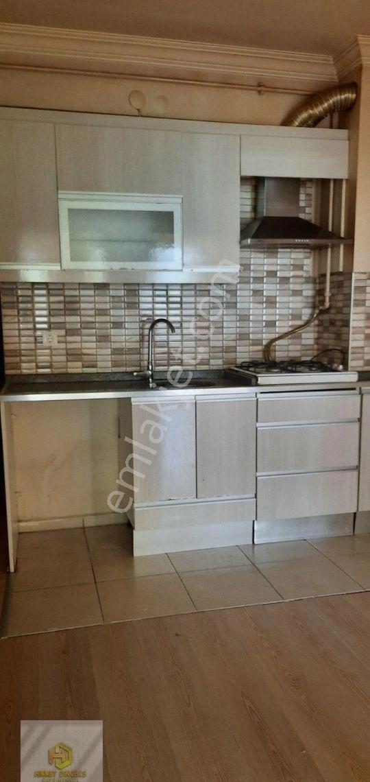Büyükdere Mahallesi Millet Caddesi Üstünde Kiralık Geniş 1+1 Daire - Görsel 23