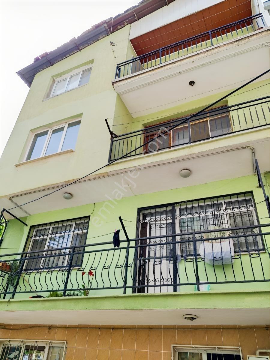 Buca Fırat Mahallesinde Merkezi Konum 1+1 Kiralık Daire