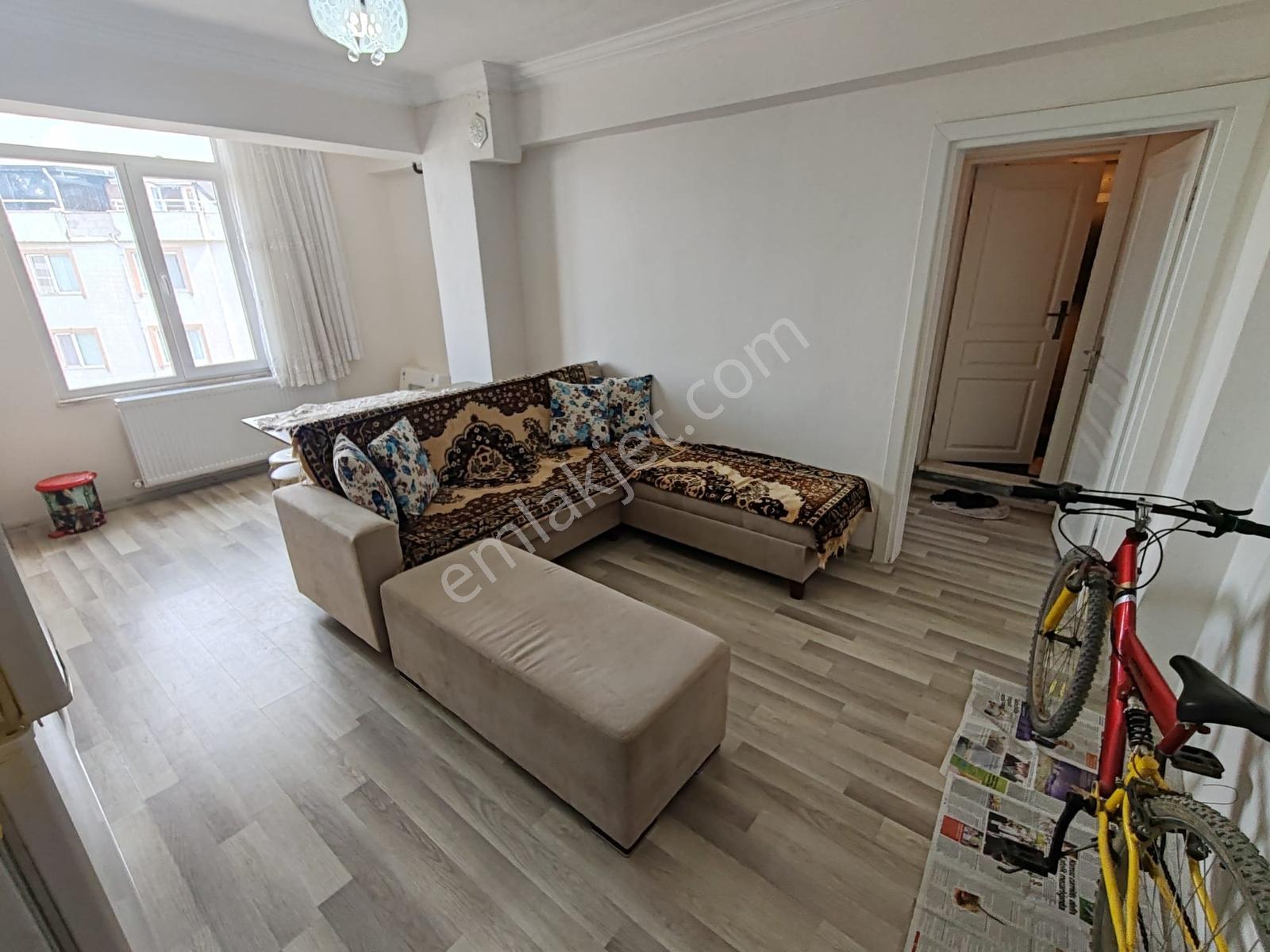 Karasu Yalı Mahallesinde Kombi Petekli Cam Balkonlu 3.kat 1+1 - Görsel 23