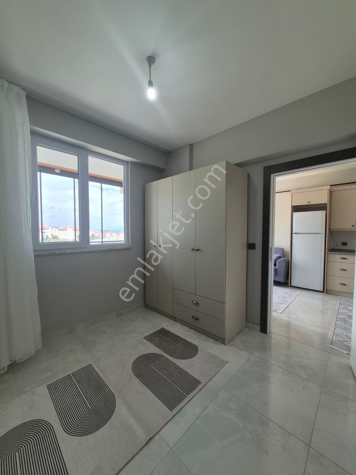 Yunusemre Mahallesinde Eşyalı Kiralık 2+1 - Görsel 19