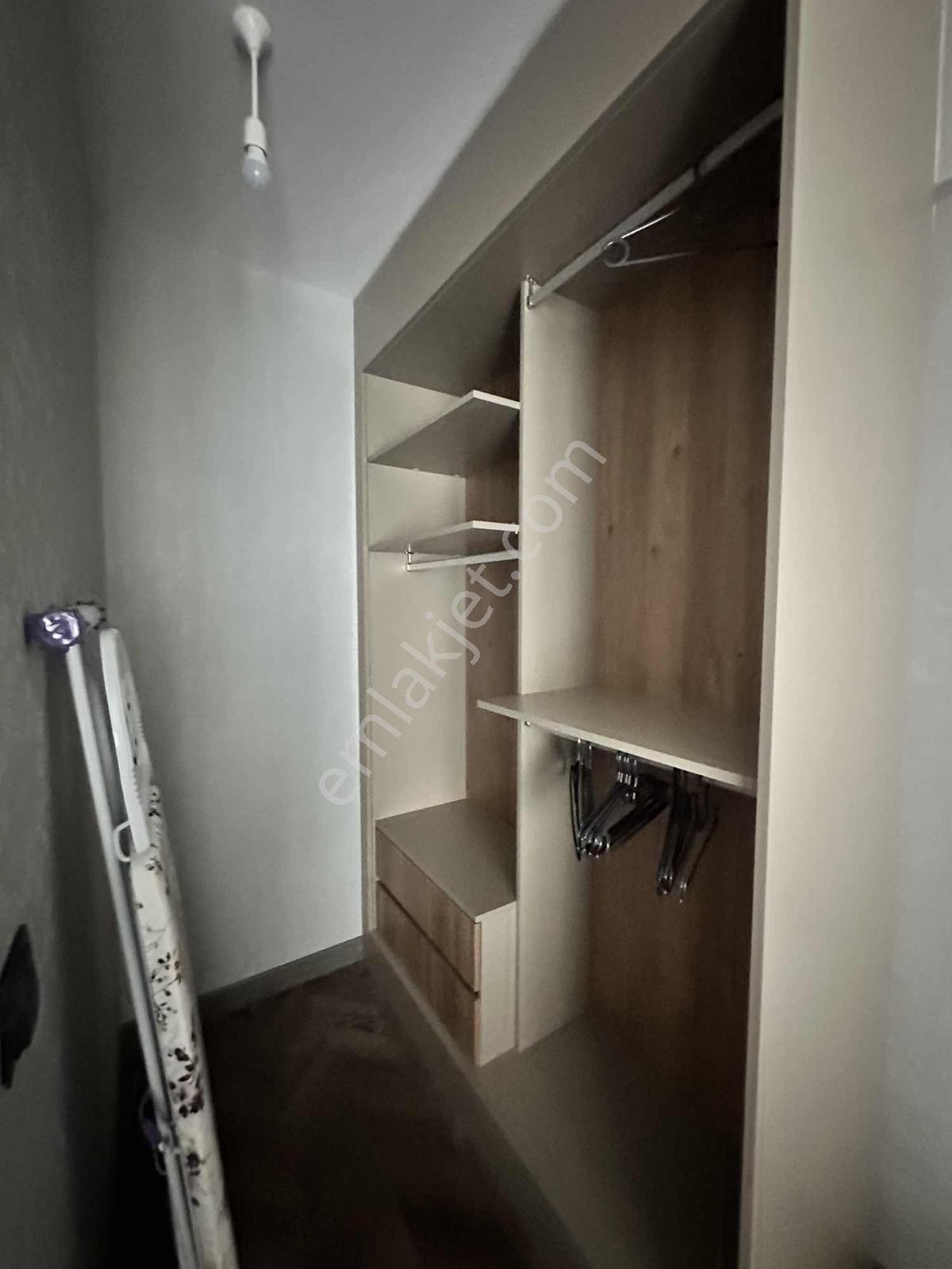 Ap İsport Metro Durağı Yanında Eşyalı Kiralık 1 +1 Daire - Görsel 9
