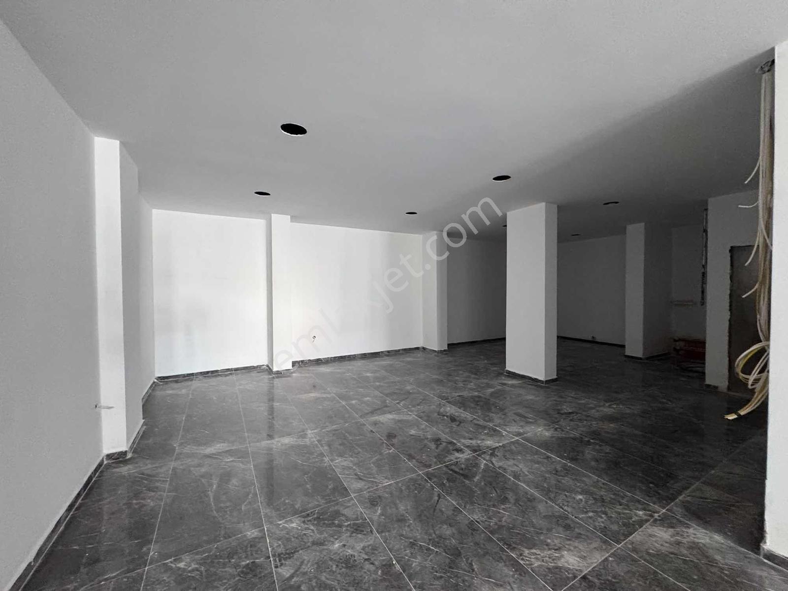 Resuloğlu Emlak'tan Cumhuriyet Mah. 215 Net M2 Kiralık Dükkan - Görsel 13