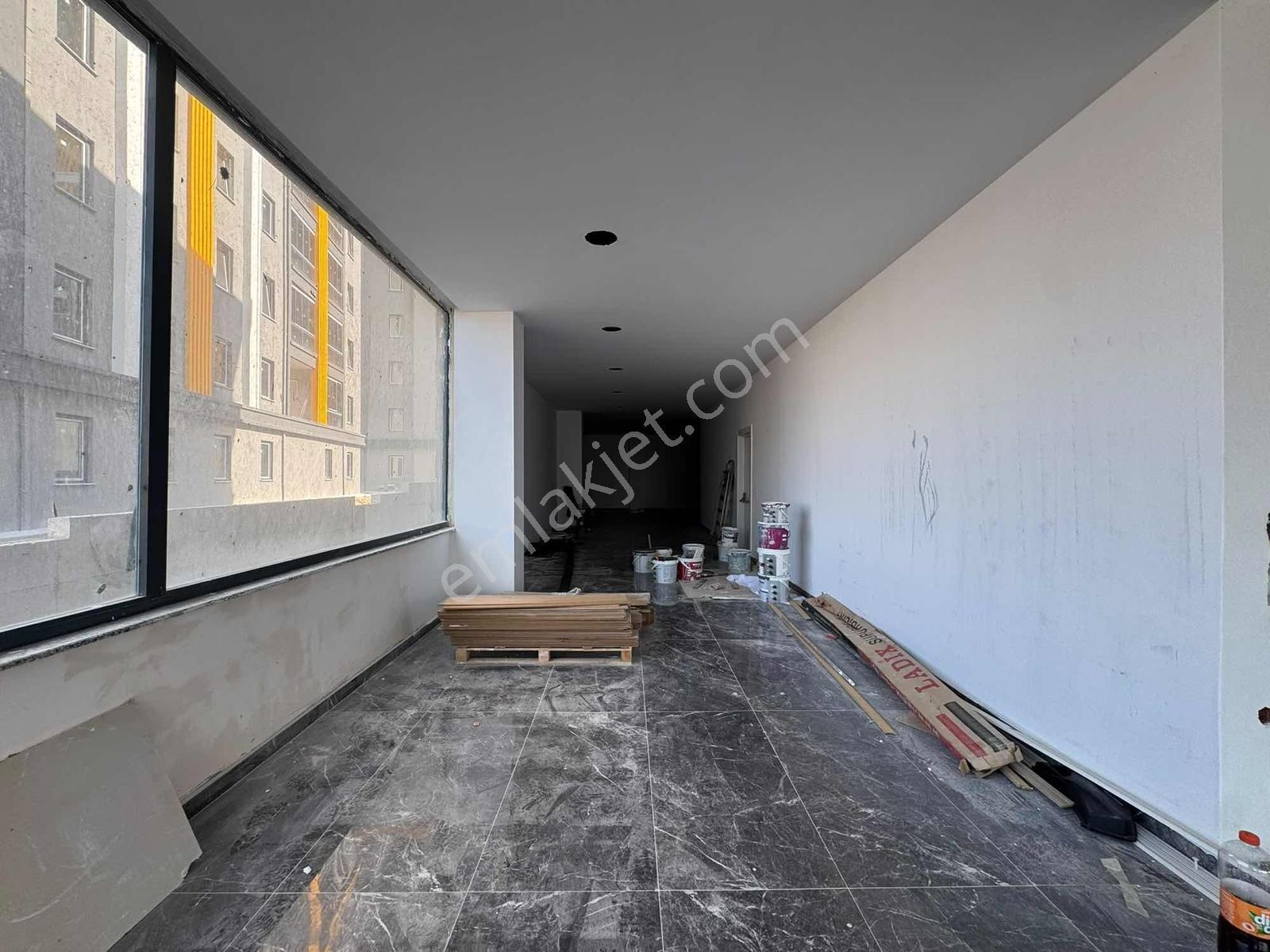 Resuloğlu Emlak'tan Cumhuriyet Mah. 215 Net M2 Kiralık Dükkan - Görsel 12