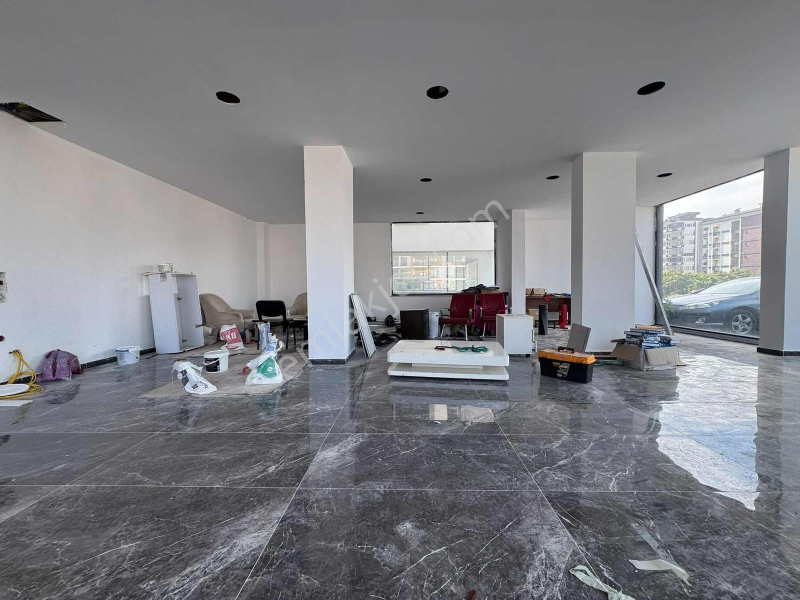 Resuloğlu Emlak'tan Cumhuriyet Mah. 215 Net M2 Kiralık Dükkan - Görsel 2