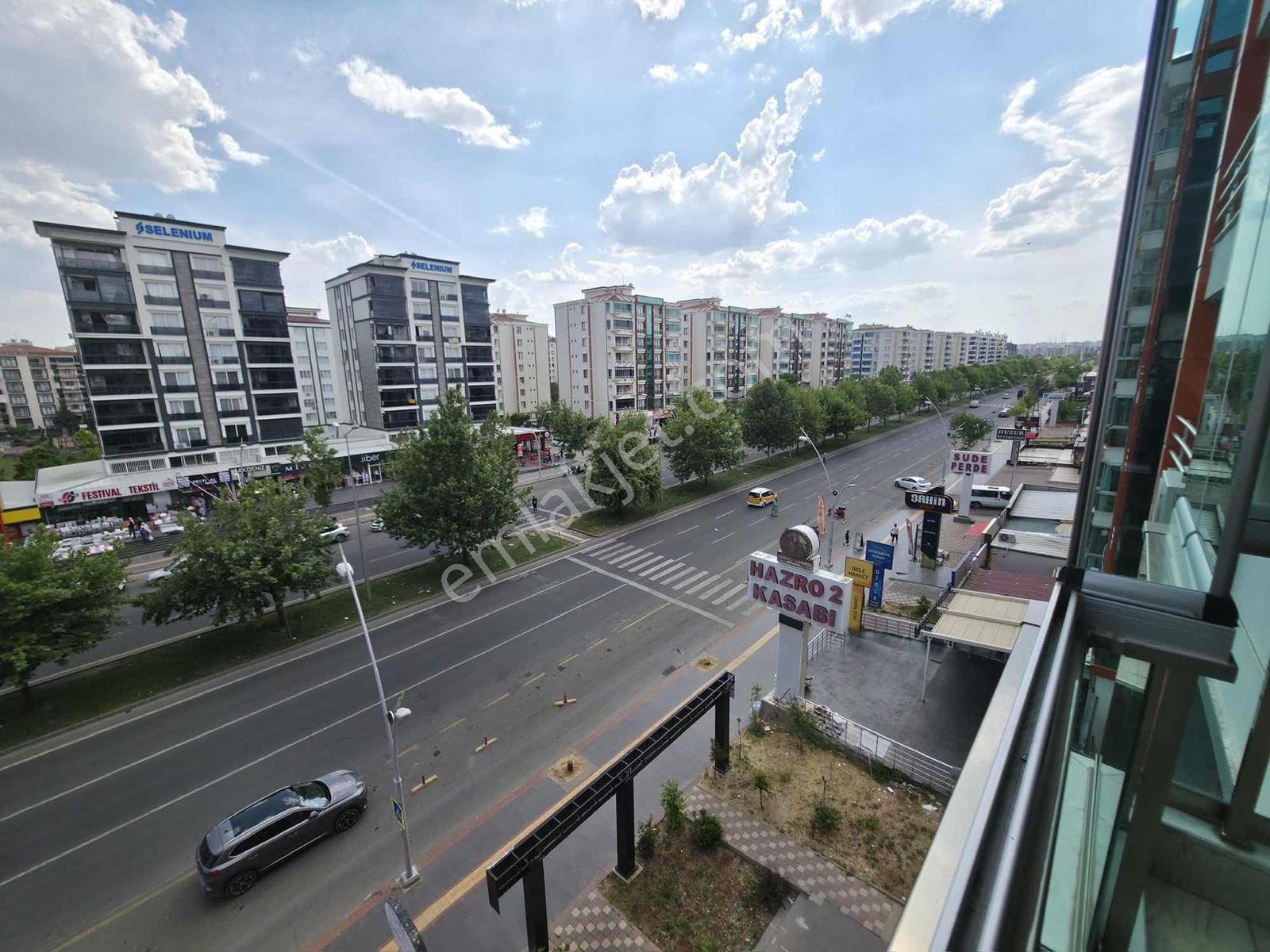 Nevruz Caddesi Üzeri Cadde Cephesi 3+1 Lüks Daire - Görsel 3