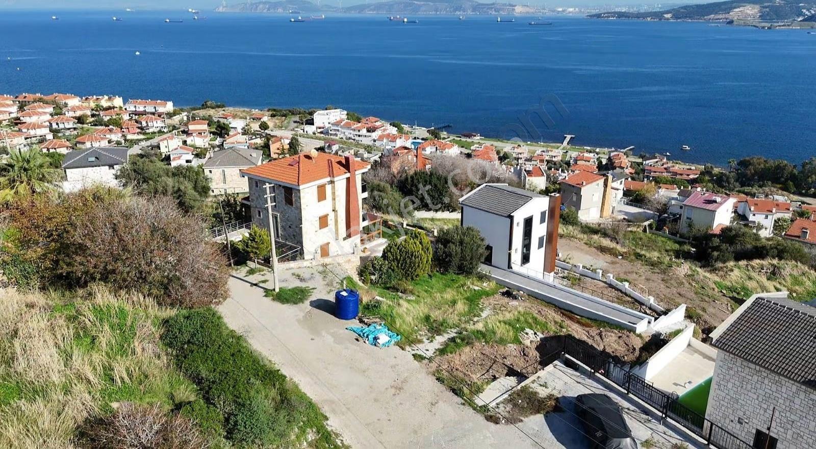Yenifoça'da Eşsiz Deniz Manzaralı Müstakil Tripleks Villa - Görsel 2