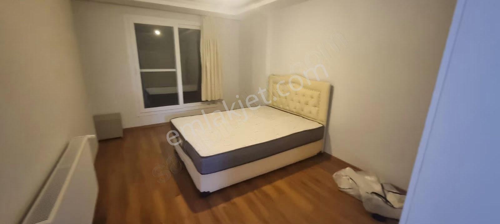 Yenifoça'da Eşsiz Deniz Manzaralı Müstakil Tripleks Villa - Görsel 20