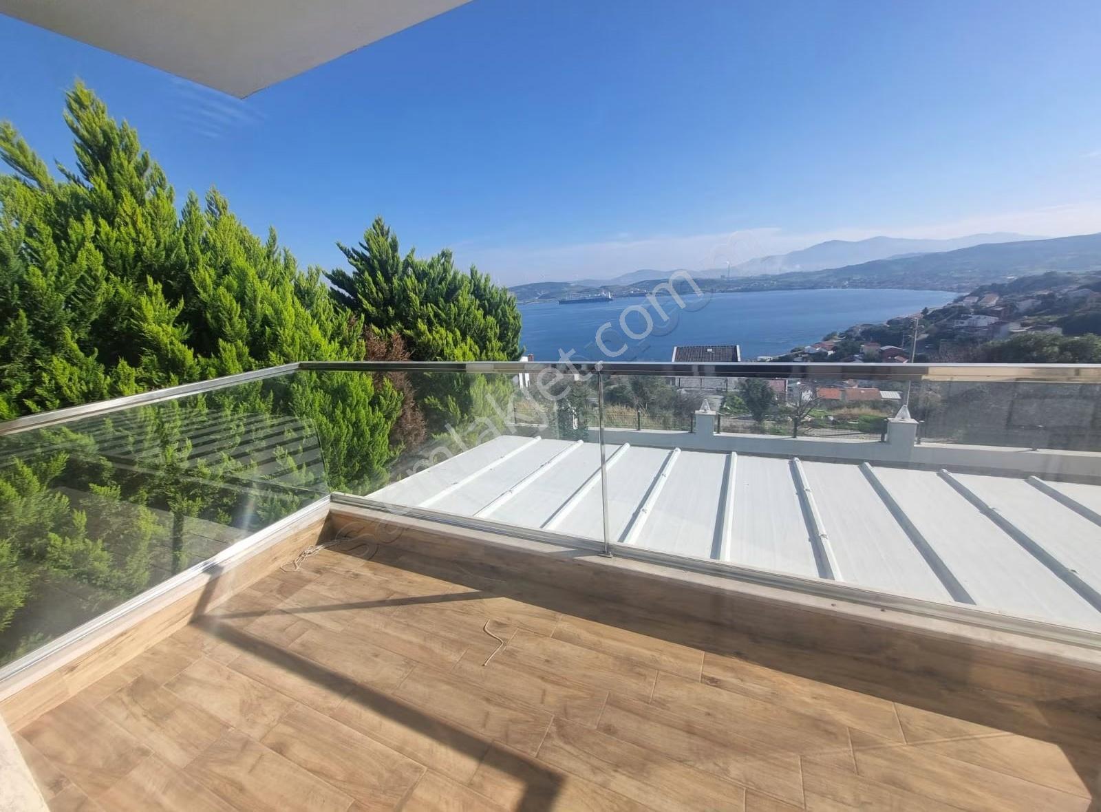 Yenifoça'da Eşsiz Deniz Manzaralı Müstakil Tripleks Villa - Görsel 22