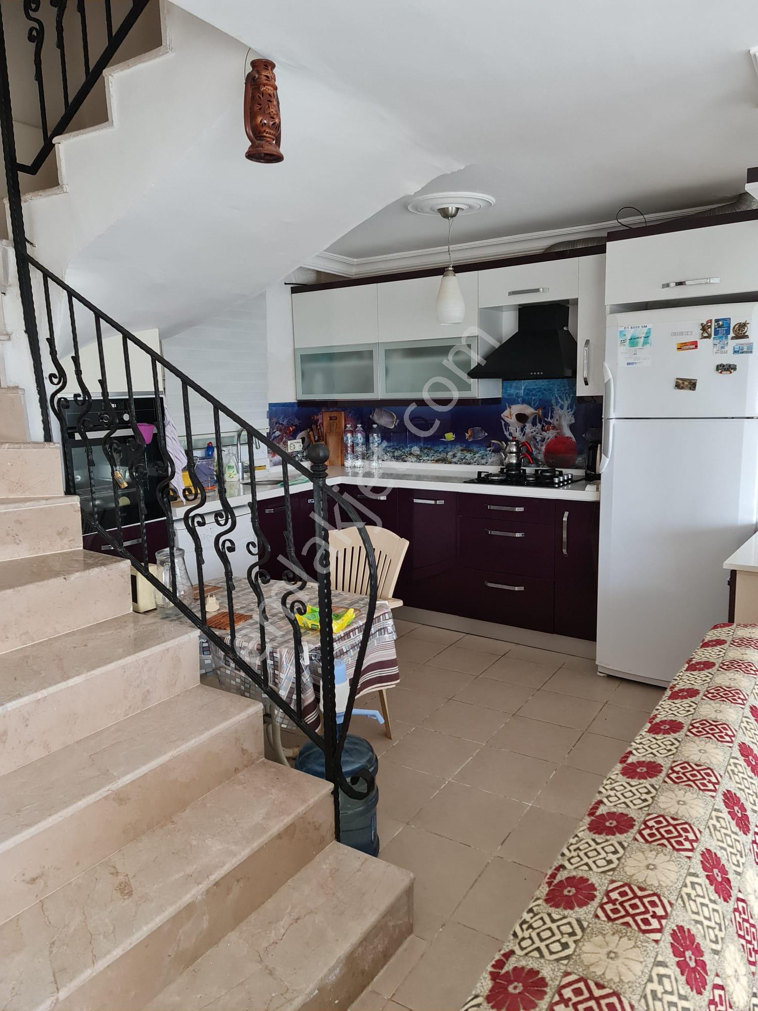 Seferihisar Akarca'da Havuzlu Sitede Satılık 4+1 Dubleks Villa - Görsel 16