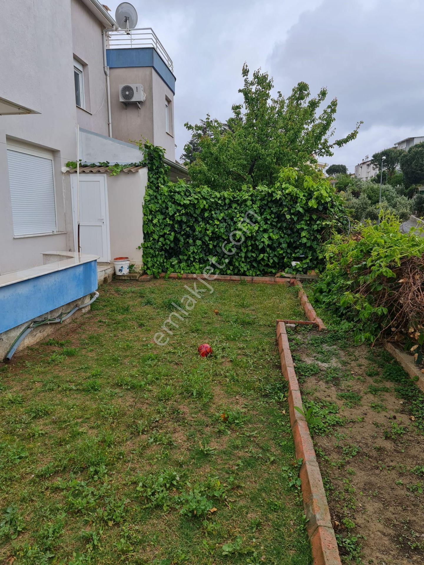 Seferihisar Akarca'da Havuzlu Sitede Satılık 4+1 Dubleks Villa - Görsel 12