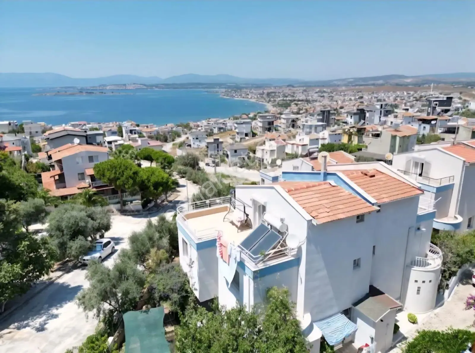 Seferihisar Akarca'da Havuzlu Sitede Satılık 4+1 Dubleks Villa - Görsel 2