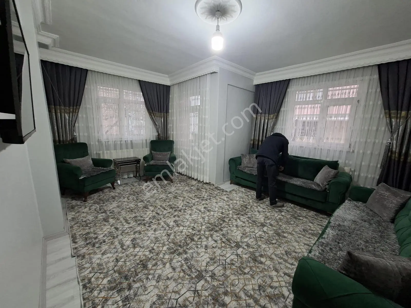 Tramvaya Yakın Yüksek Giriş 3+1 Odalı Hisseli Satılık Daire