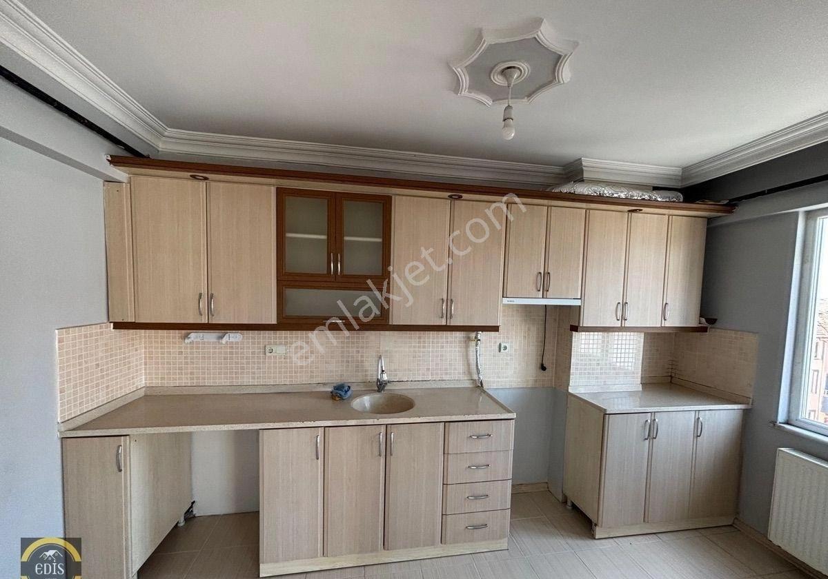 Bafra Emirefendi Mahallesi’nde Kiralık 3+1 Masrafsız Daire